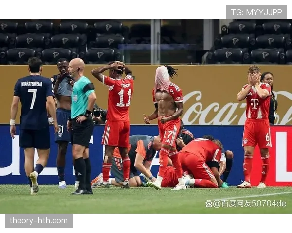 边路压不住，中路又堵死？拜仁进攻体系开始崩了